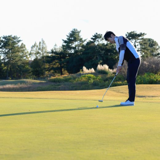 まっすぐ打てない…パターを直線的に動かしたい人は”ヒールを浮かす”といい