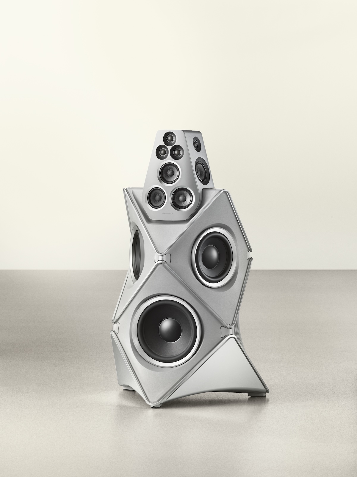 「Beolab 90 Titan Edition」¥63,490,000、世界限定10台