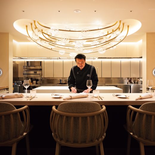 「アマラントス」のカウンター