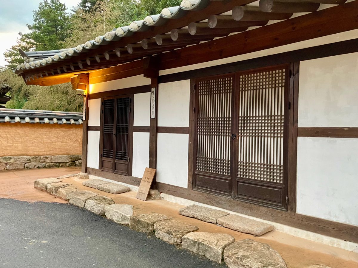 本場・韓国ならではのチムジルバンやよもぎ蒸しを体験できる。