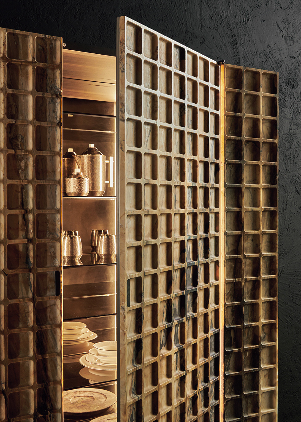 エンジ｜チェックメイト キャビネット