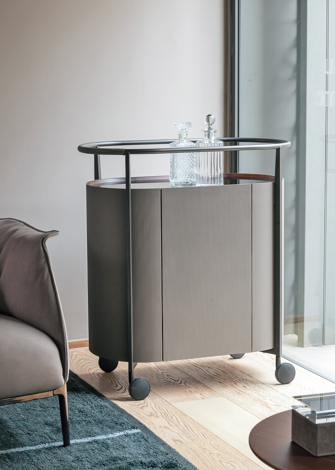 ポルトローナ・フラウ｜ミー トロリー