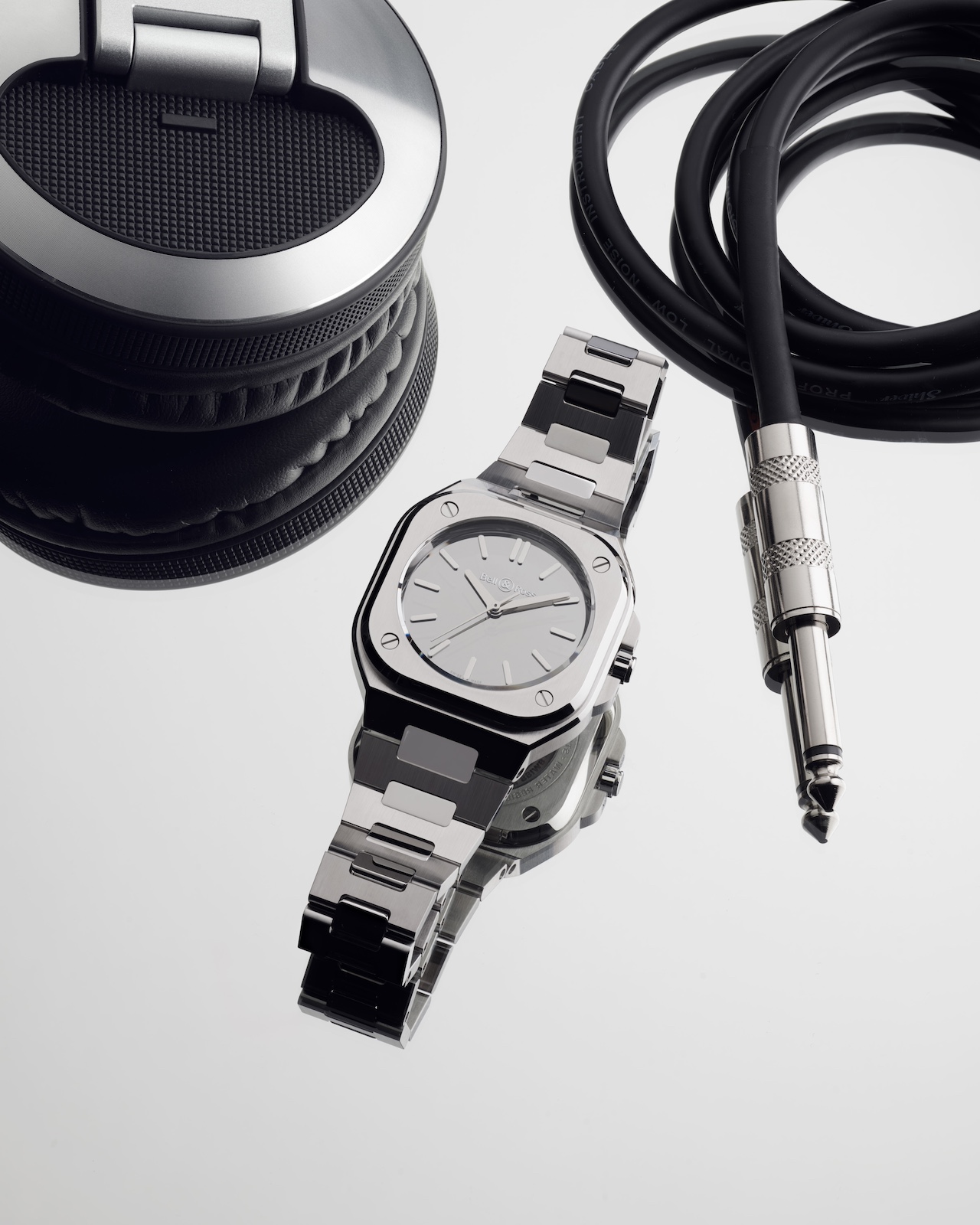 ベル&ロス、ミラー文字盤の光沢が美しい腕時計「BR-05」 | GOETHE