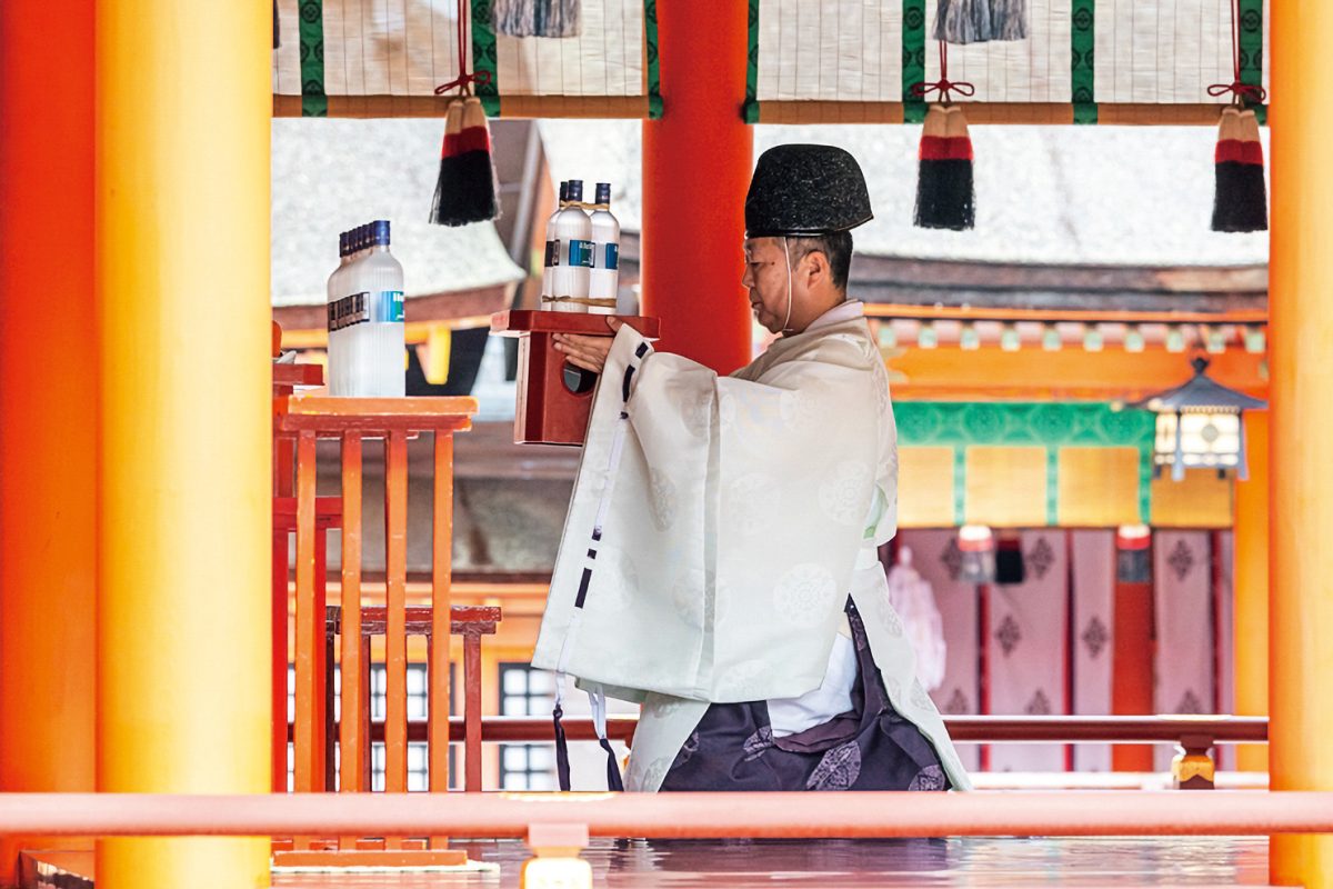 奉納される「iichiko彩天」