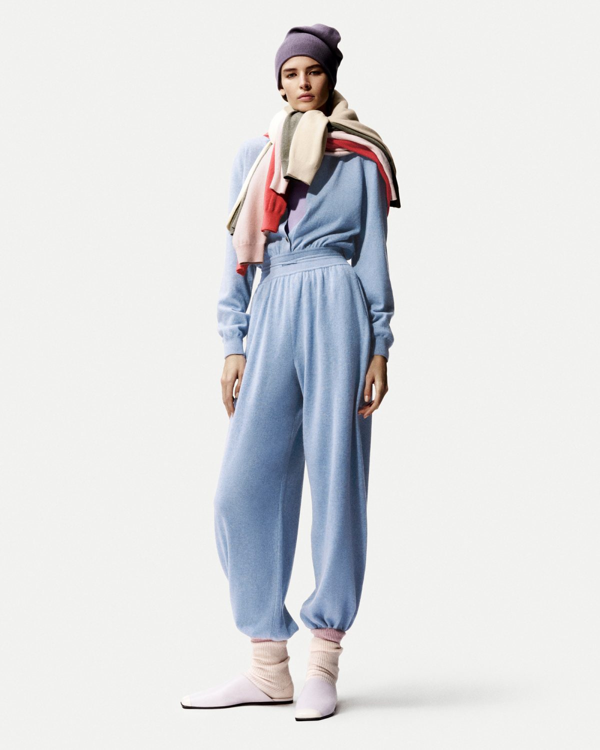 ロロ・ピアーナ、20色以上のカラバリから選べる、大人のための高品質ニット