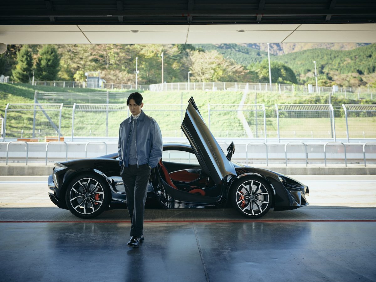 俳優・松田翔太が出会うマクラーレン アルトゥーラ。