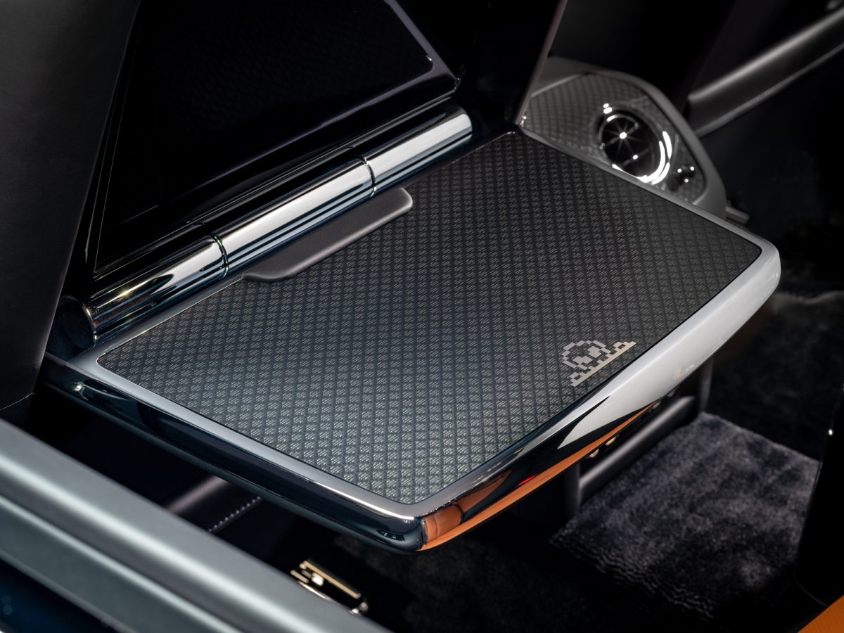 ​ロールス・ロイスのビスポーク例｜ブラック・バッジ・ゴースト・ゲーマー