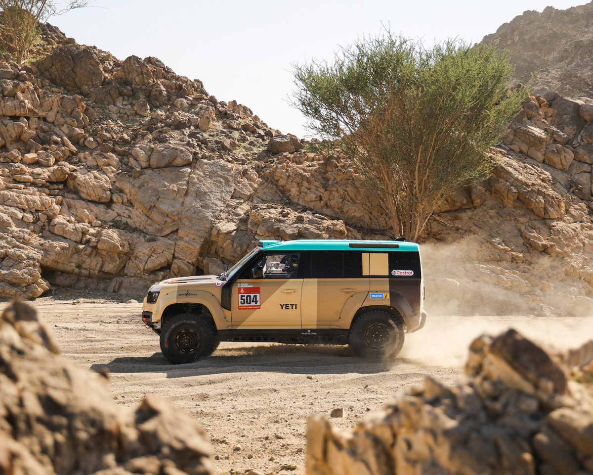 ディフェンダーラリーのダカールでの様子