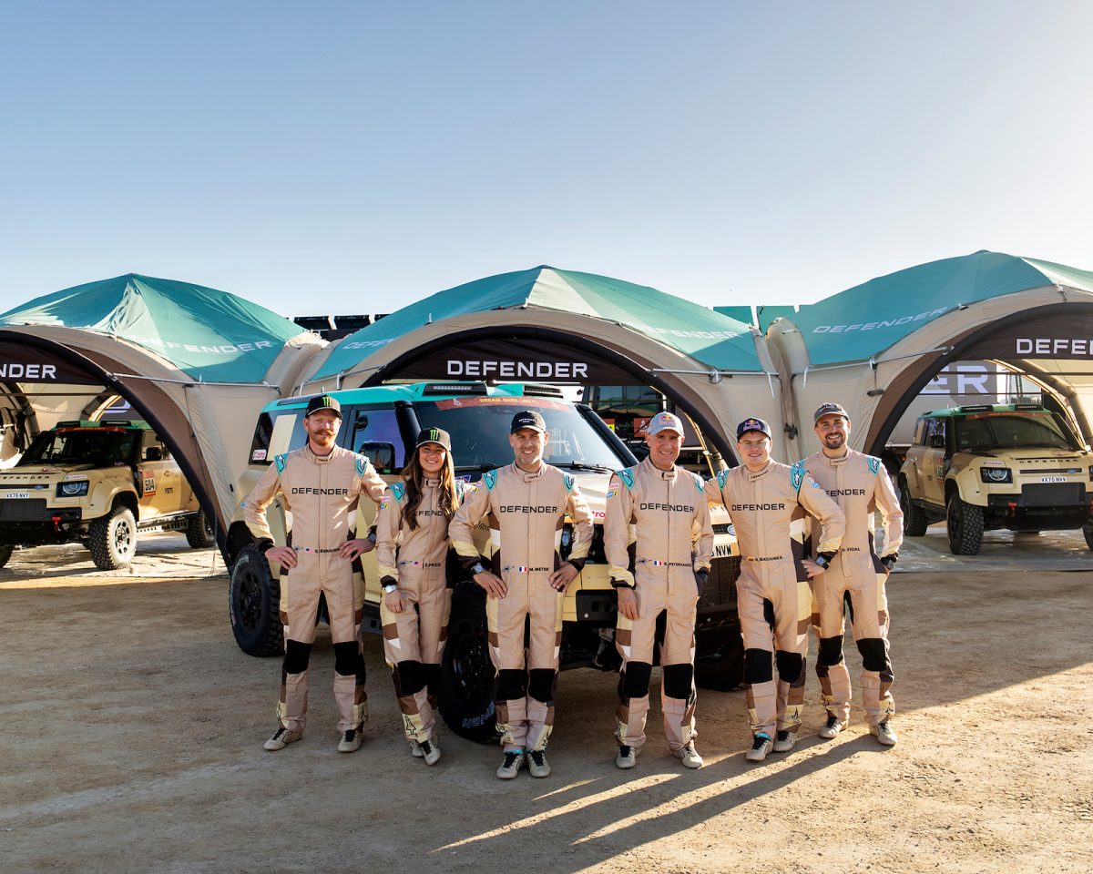 ディフェンダーラリーのダカールでの様子