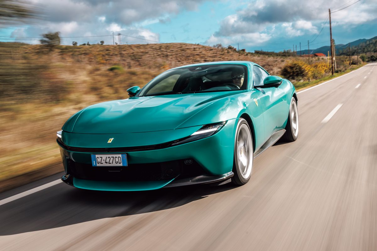 疾走するフェラーリ アマルフィ