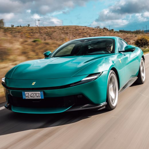 疾走するフェラーリ アマルフィ