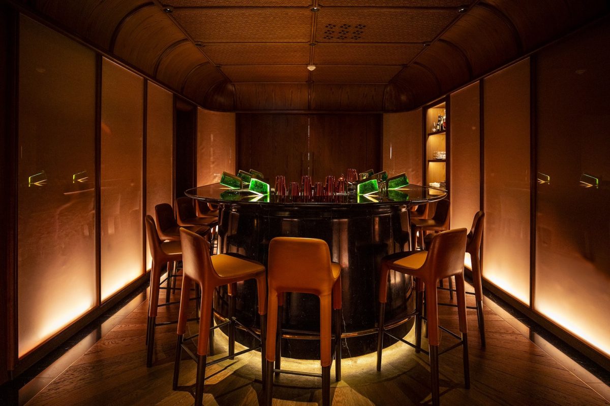 「ラ・マムーニア」のバー。