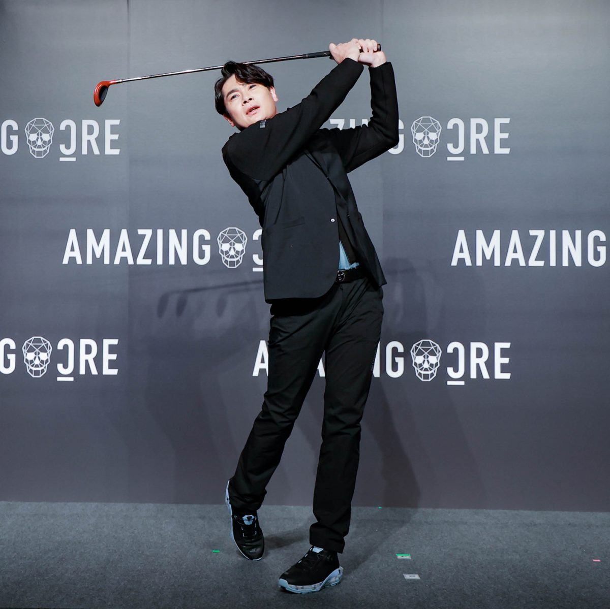 AMAZINGCRE(アメージングクリー)のオープニングイベント登場した平成ノブシコブシ・吉村崇さん