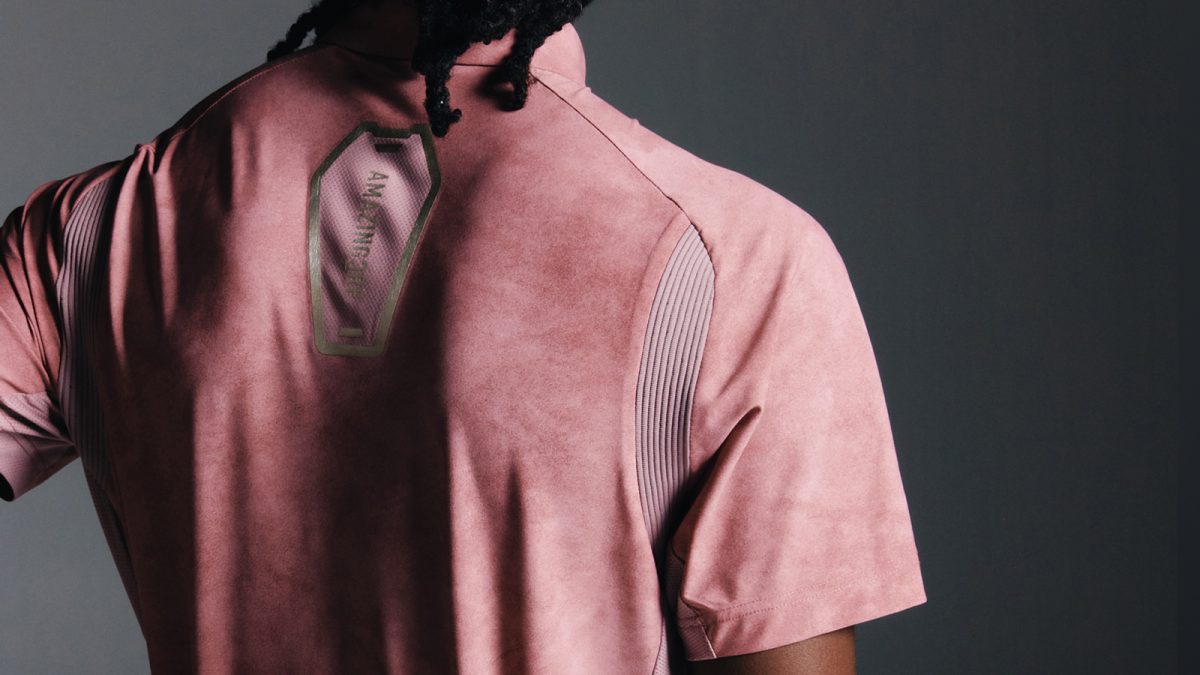 「AMAZINGCRE(アメージングクリー)」のアコーディオバンドとコフィンベンチレーションが採用されたウェア