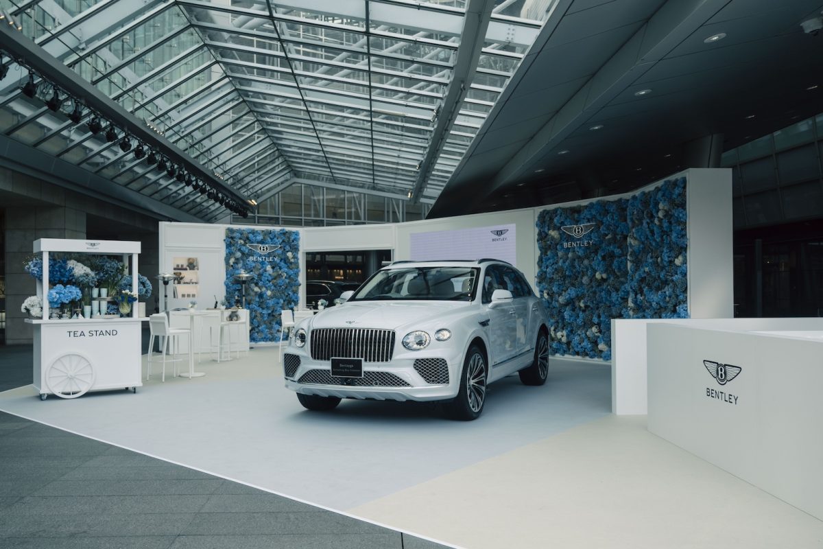 「Bentayga Something Blue Collection by Mulliner – 今を生きる女性のそばに -」