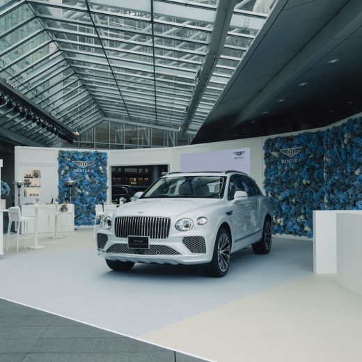 「Bentayga Something Blue Collection by Mulliner – 今を生きる女性のそばに -」