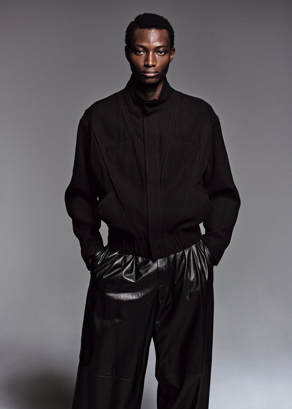 ジョルジオ アルマーニの春夏コーデ