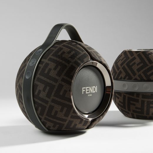 音質も本格派。フェンディ×デビアレの限定スピーカー