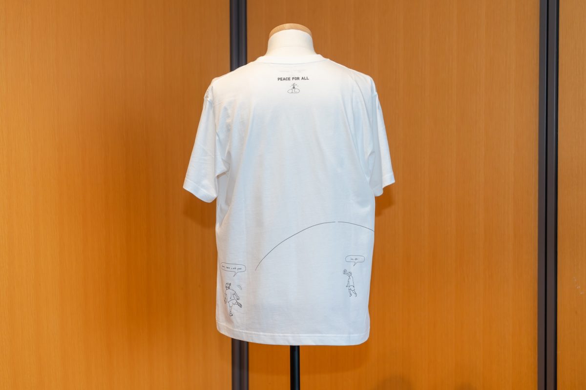 栗山英樹氏が、ユニクロによるチャリティTシャツプロジェクト「PEACE FOR ALL」に参加。「PEACE FOR ALL チャリティTシャツ」¥ 1,500