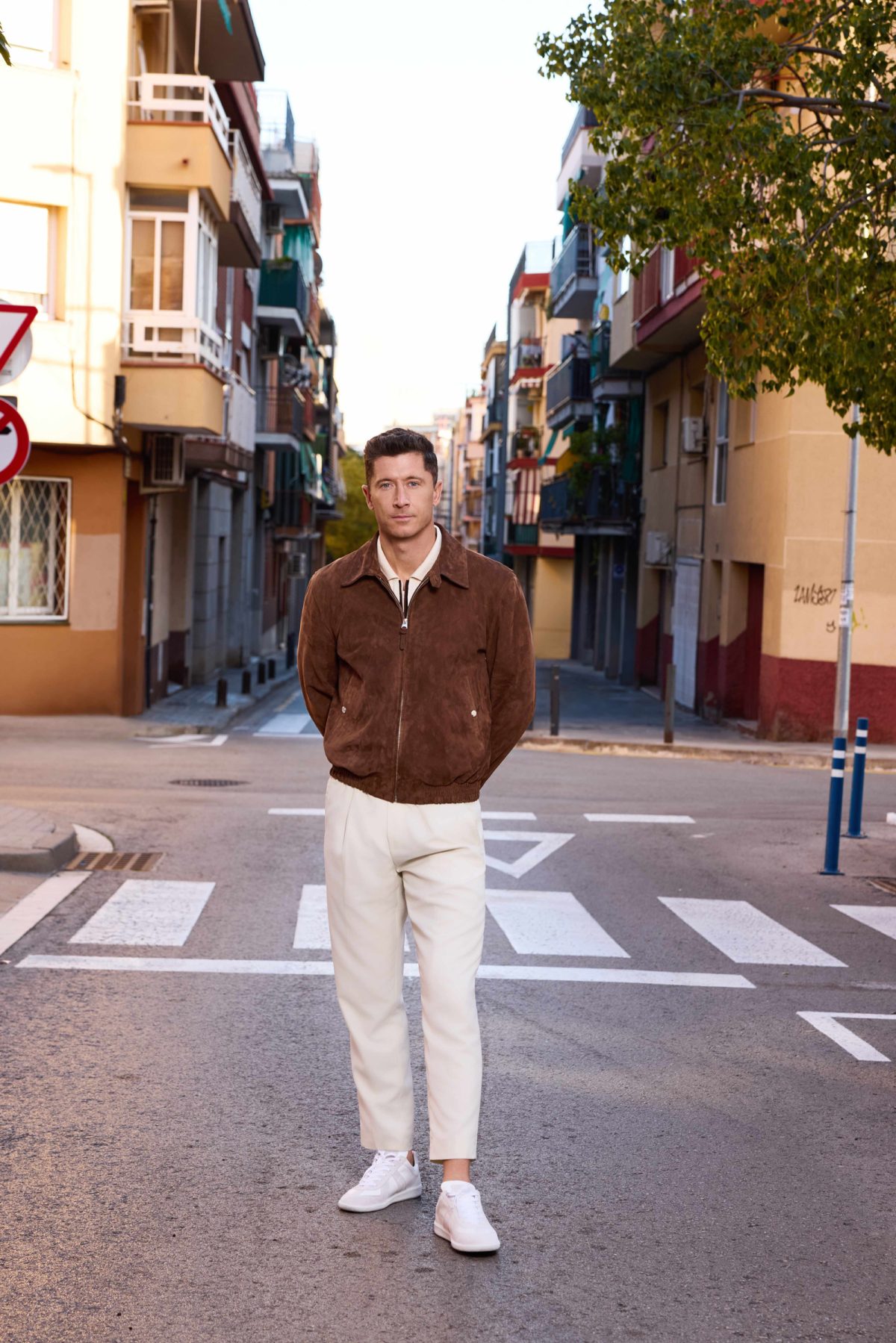 世界屈指のストライカー、ロベルト・レヴァンドフスキが選ぶ装い。マッカージュ最新コレクション