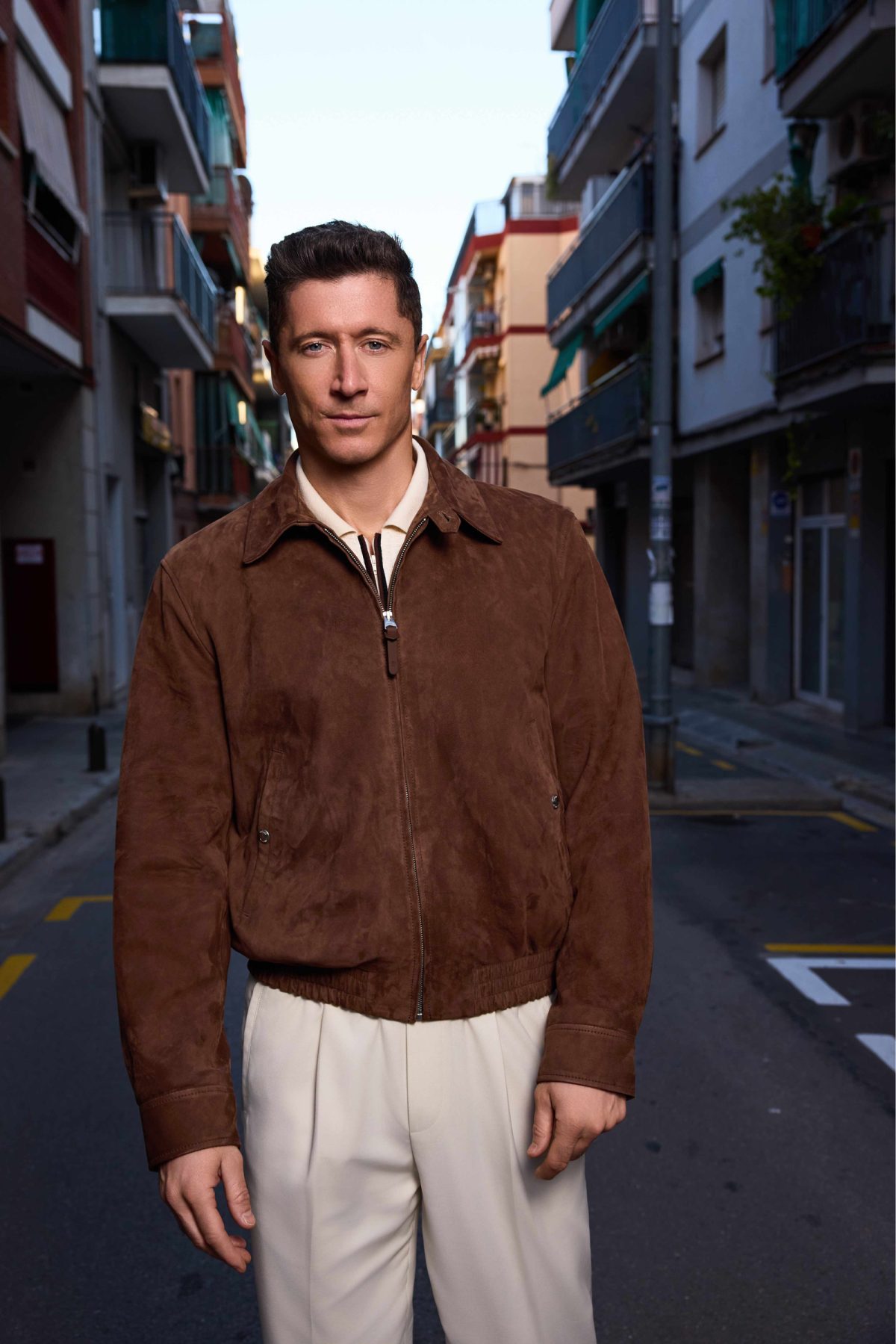 世界屈指のストライカー、ロベルト・レヴァンドフスキが選ぶ装い。マッカージュ最新コレクション