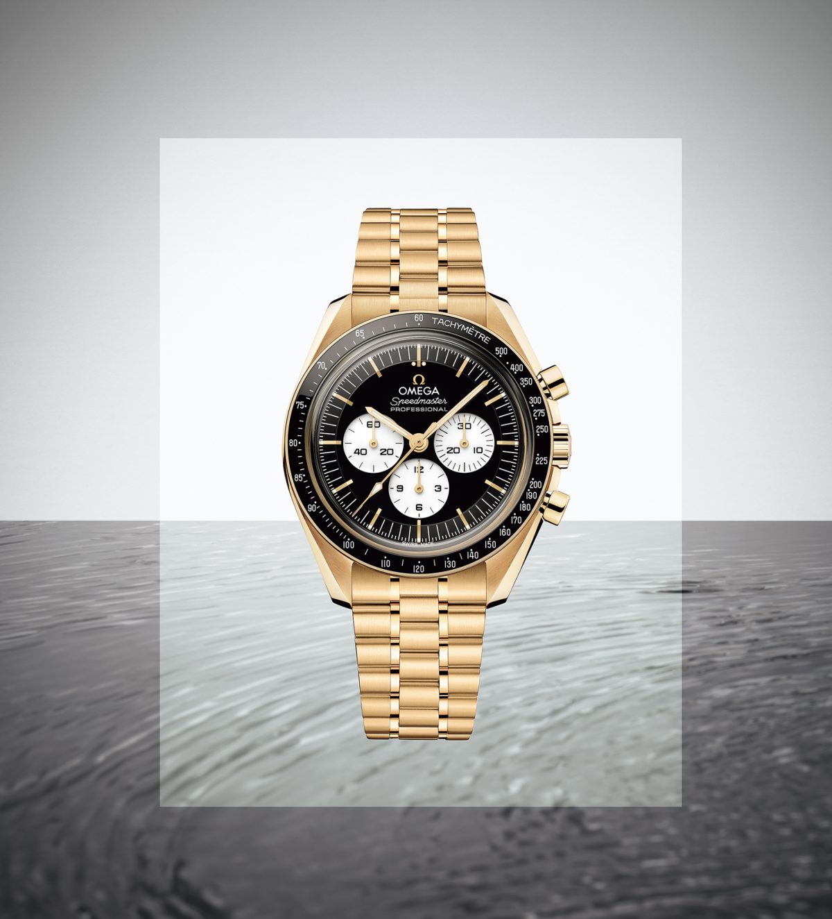 オメガ「スピードマスター ムーンウォッチ ブラック ホワイト」