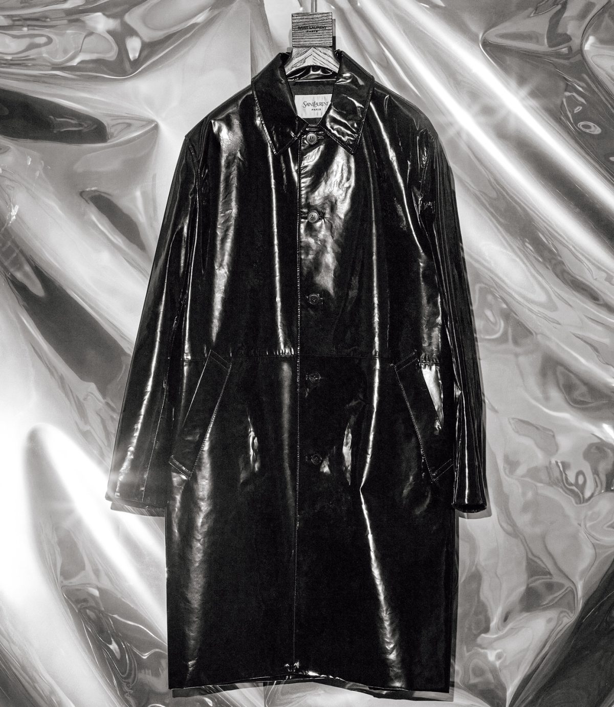 サンローランのブラックコート