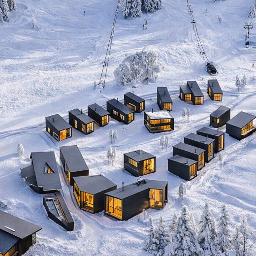 上空から見た「THE CLUB TOGARI」