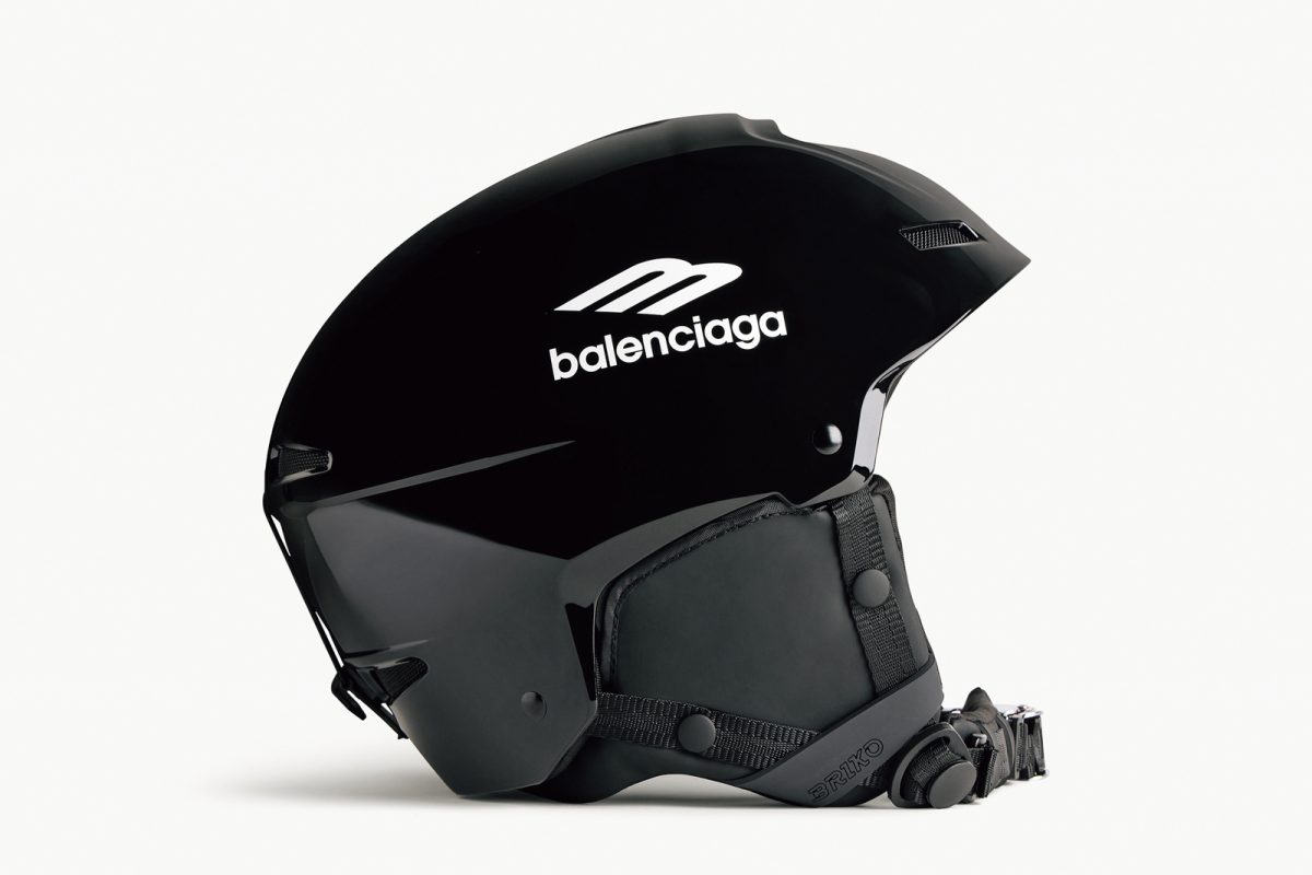 バレンシアガのヘルメット