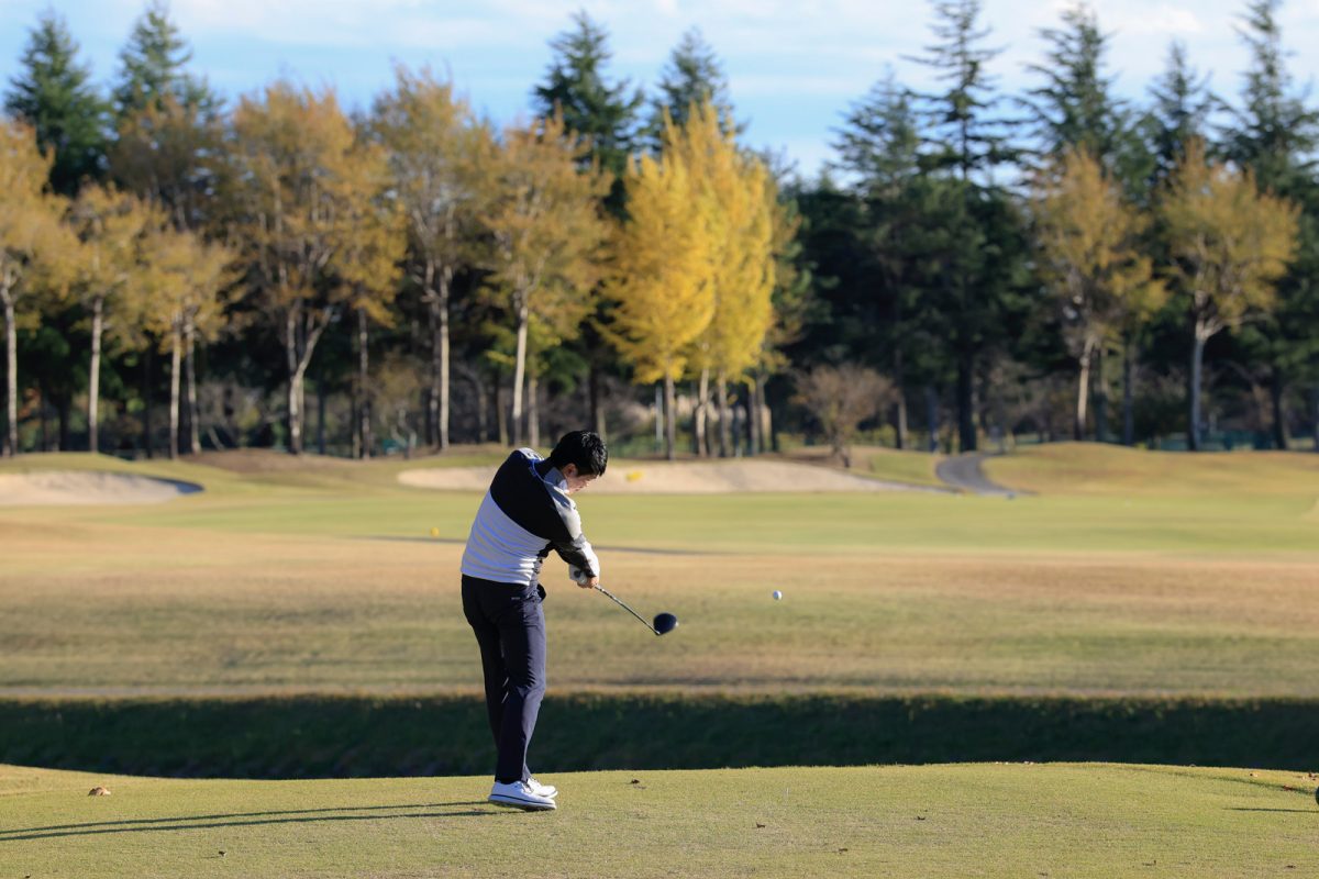 吉田洋一郎の最新ゴルフレッスン/なぜカットスライスは直らないのか。答えはスイングの“出口”にある