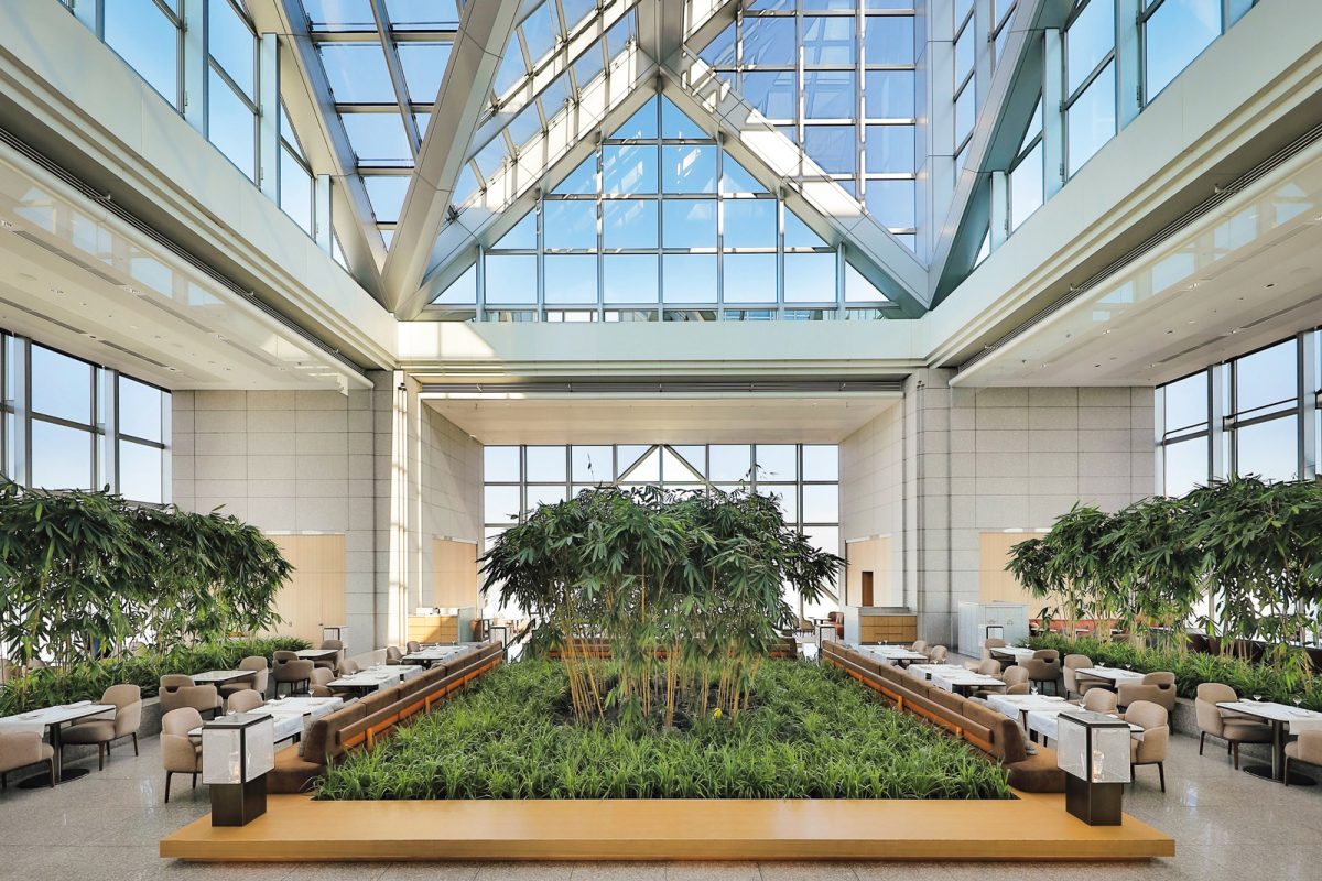 ピーク ラウンジ ＆ バー