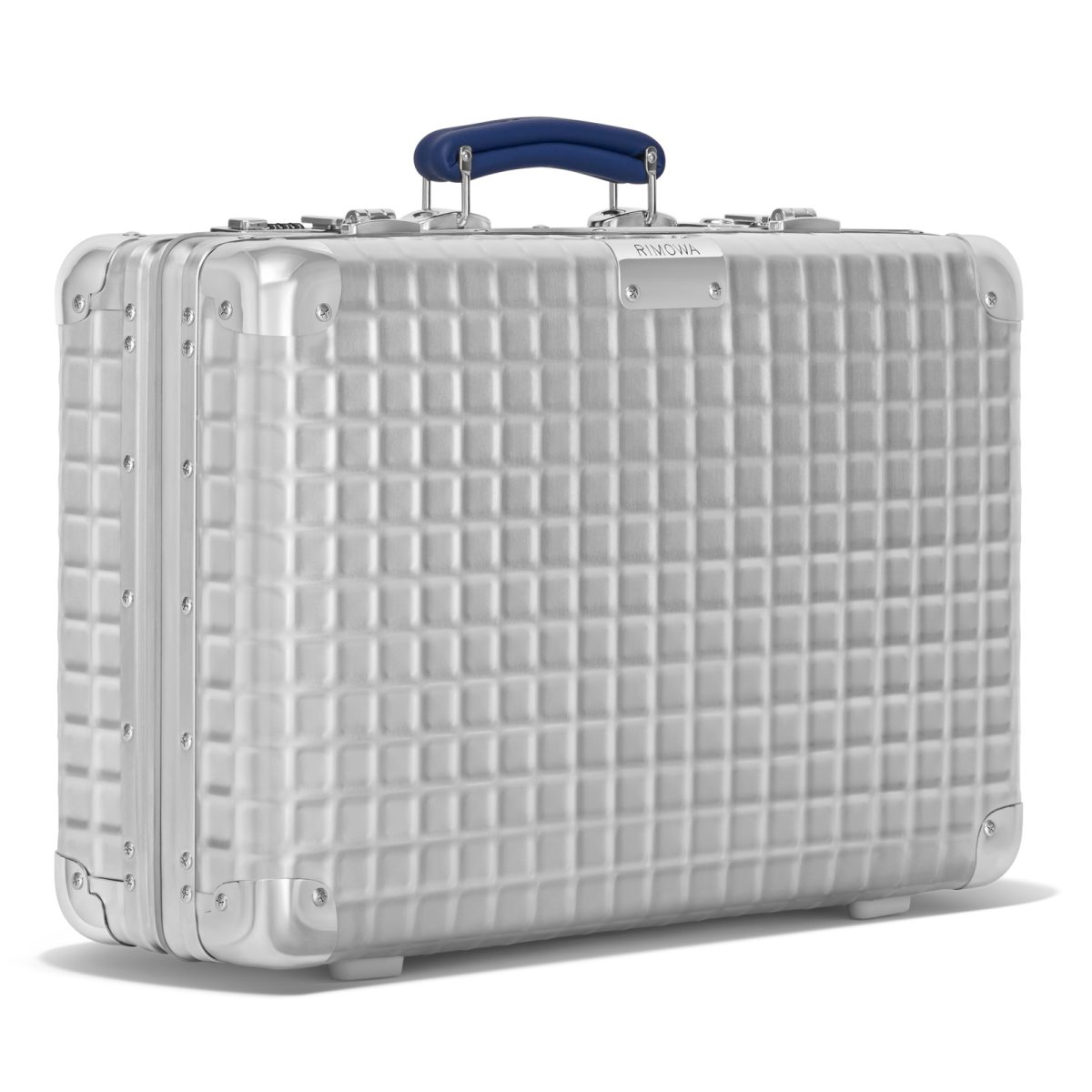 リモワの限定コレクション「クラシック アルミニウム グリッド」／ハンドキャリーケース