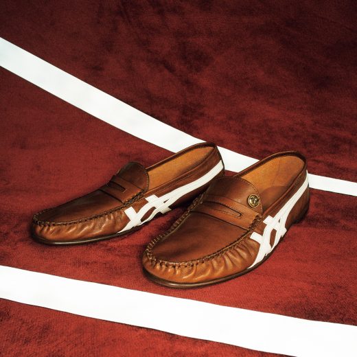 ヴェルサーチェ×オニツカタイガーのコラボローファー