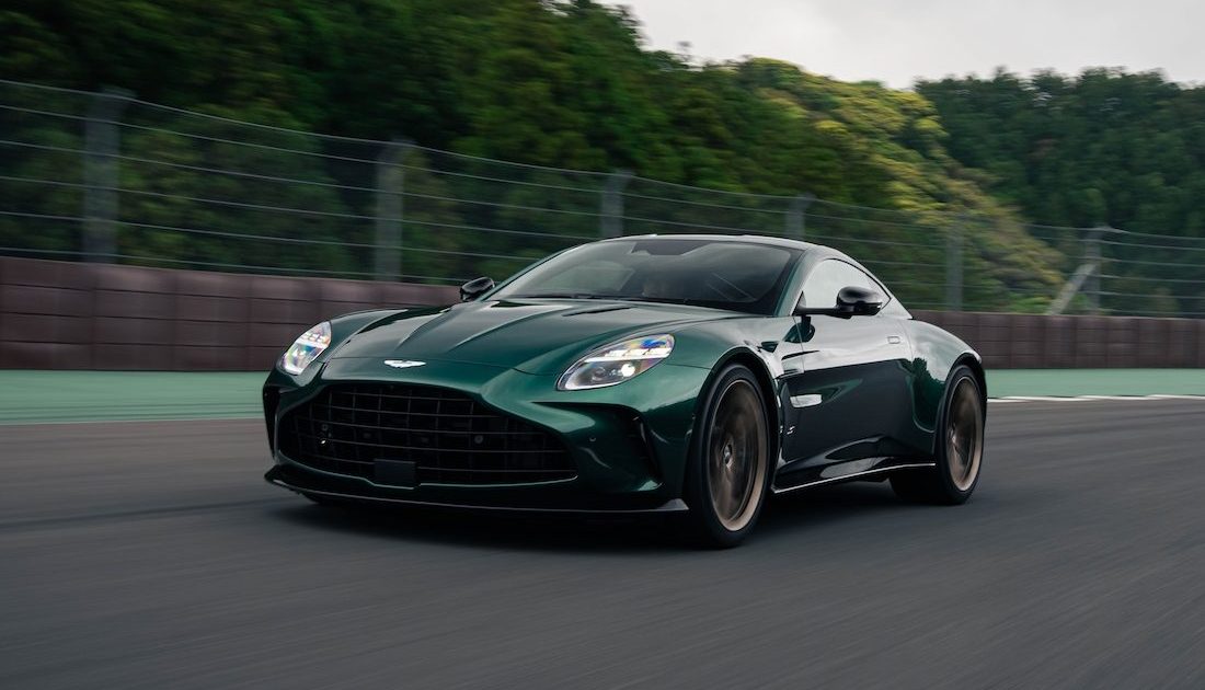F1公式セーフティカーに採用。進化版最新車「ヴァンテージS」試乗 | GOETHE