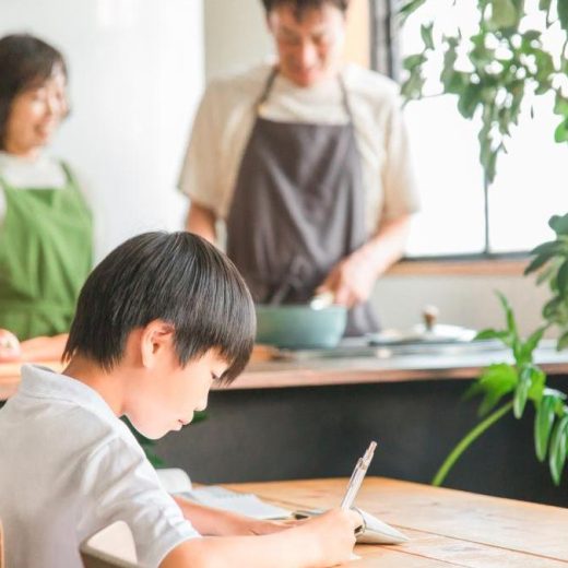 子どもが勉強しないとき、親はどうする？ アドラー心理学に学ぶ「自立した子」の育て方