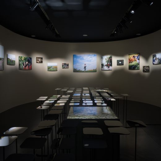 富山で育った女性の一生と、世界最古のシャンパーニュメゾンが交差。写真家・柴田早理が「Dotok Days」で表現したもの――KYOTOGRAPHIE 2026