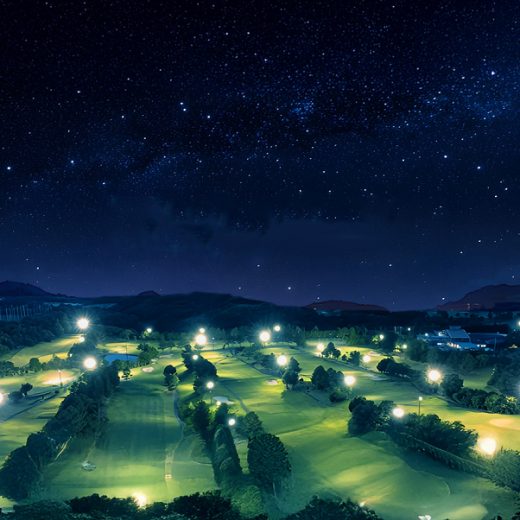涼しく、紫外線なし。夕方から回る「Night Golf」は、ボールはしっかりと見えるのか。ストレスはないのか【体験記】