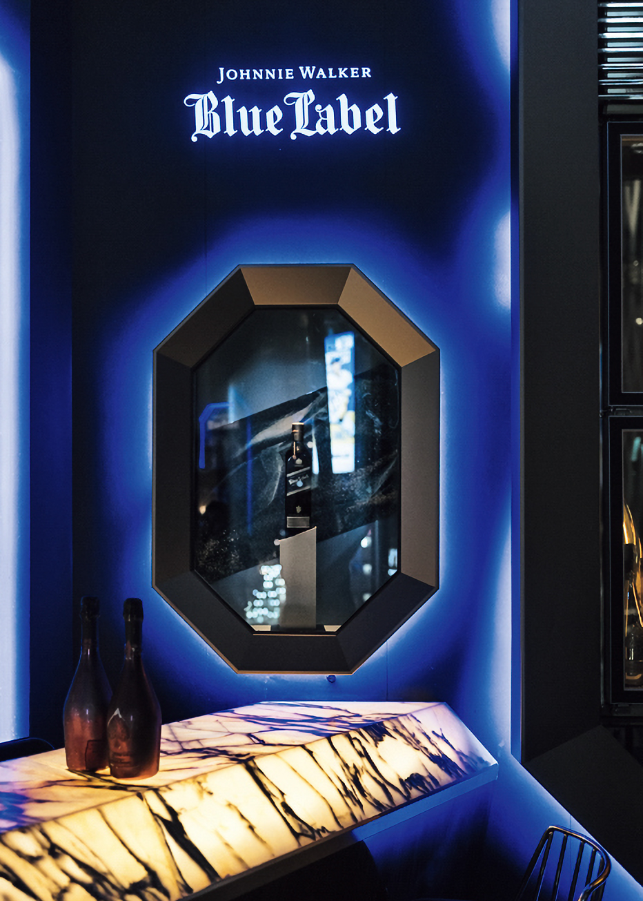 「Black Bar」のジョニーウォーカー ブルーラベル
