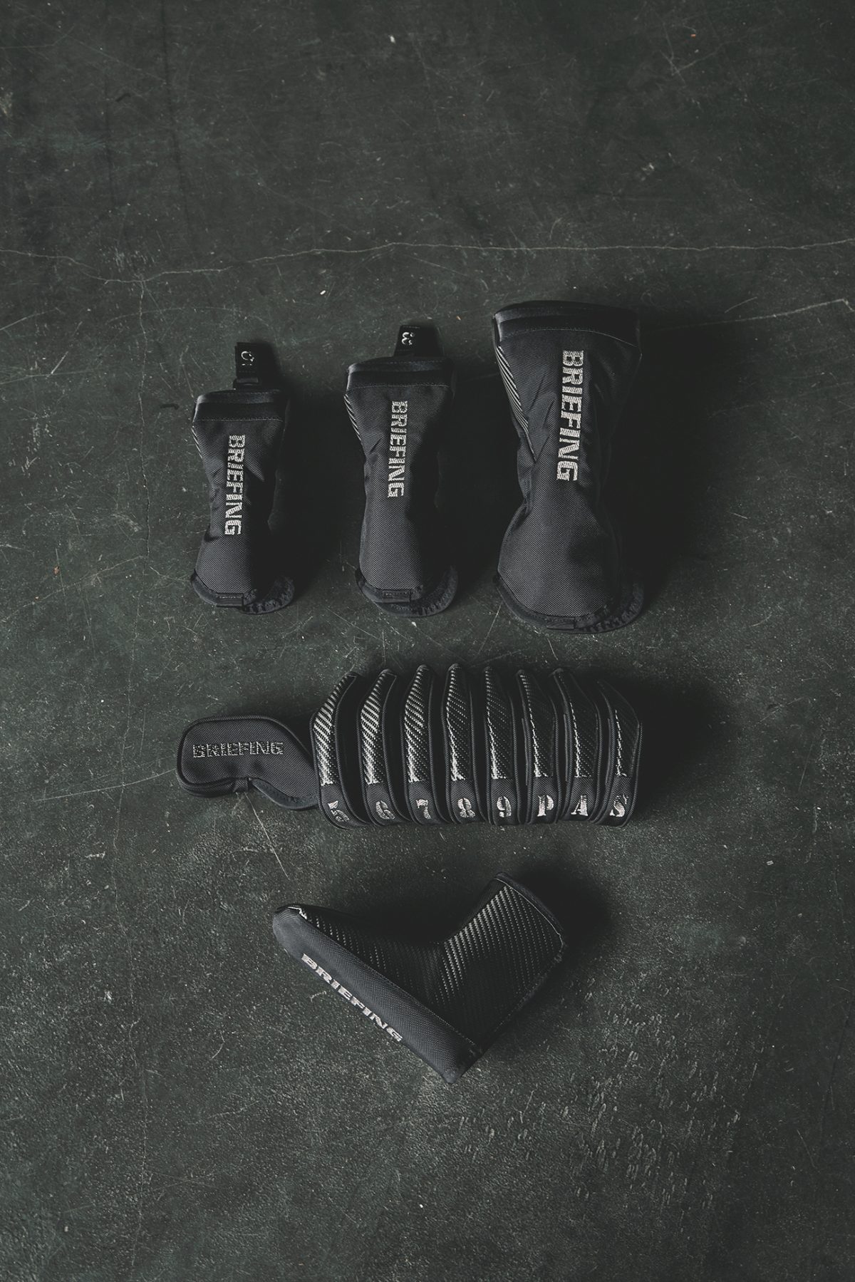 ブリーフィング　ゴルフ「PREMIUM CARBON COLLECTION」／ヘッドカバー