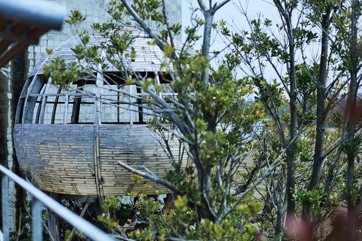 「TEATON」の球体の建物