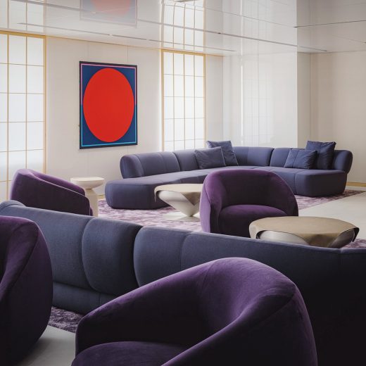 アートが飾られた「THE GINZA LOUNGE」