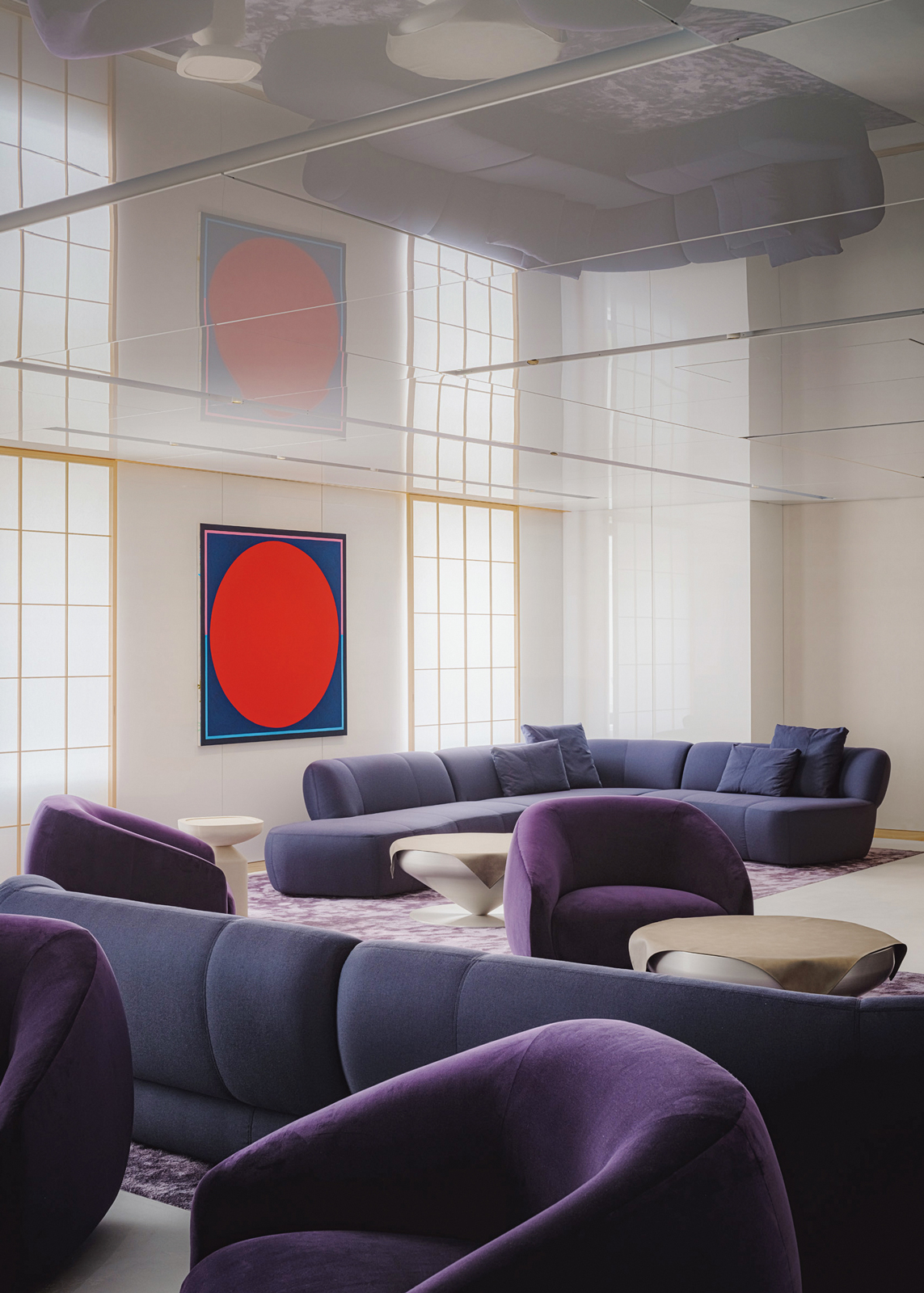 アートが飾られた「THE GINZA LOUNGE」
