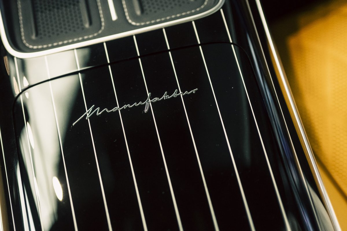 「MANUFAKTUR Made to Measure」では、外装色を100色以上用意、かつてのメルセデス・ベンツの名車と同じカラーも準備しているという。インテリアに至っては、なんと400色以上から選択できるという。