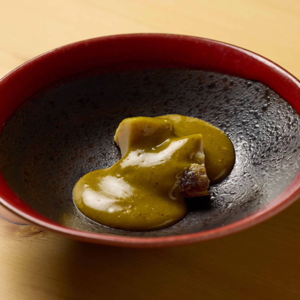 ミシュラン1つ星「宇田津鮨」のDNAを受け継ぐ「HISASHI SUSHI」／鮑酒蒸し肝ソース和え