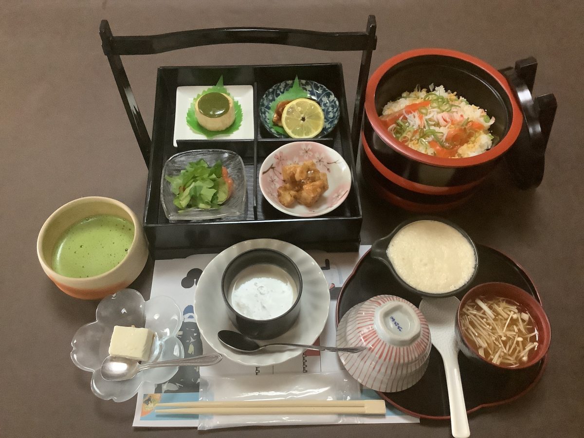 岸博幸、かじや