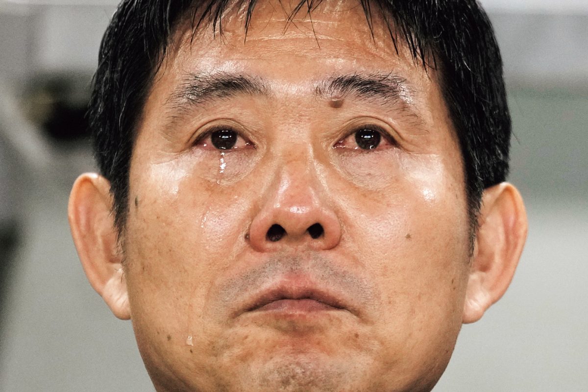 泣く森保一監督