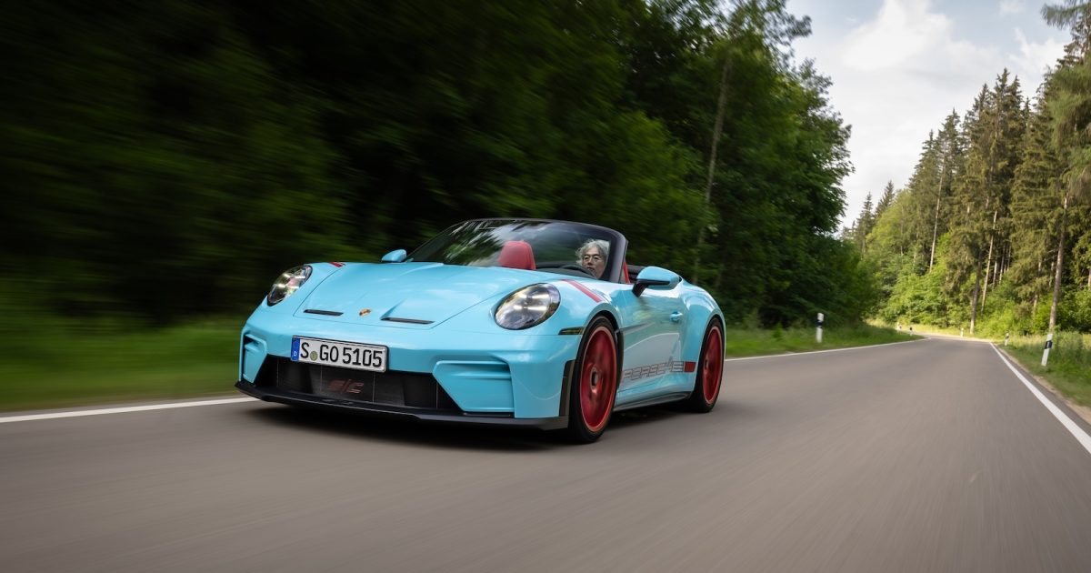 ポルシェ「911 GT3 」初、電動ルーフ装備モデルでドイツ郊外を