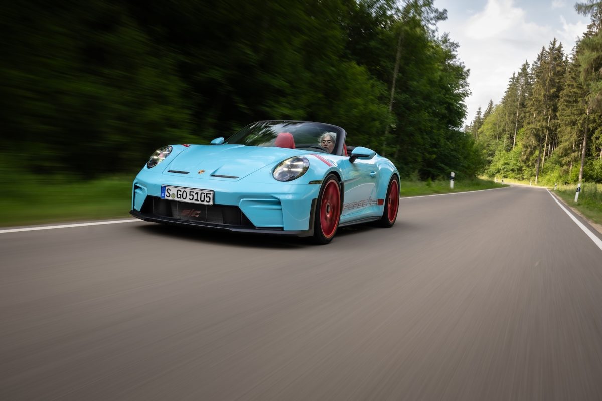 ポルシェ「911 GT3 」初、電動ルーフ装備モデルでドイツ郊外を駆け抜ける【試乗記】