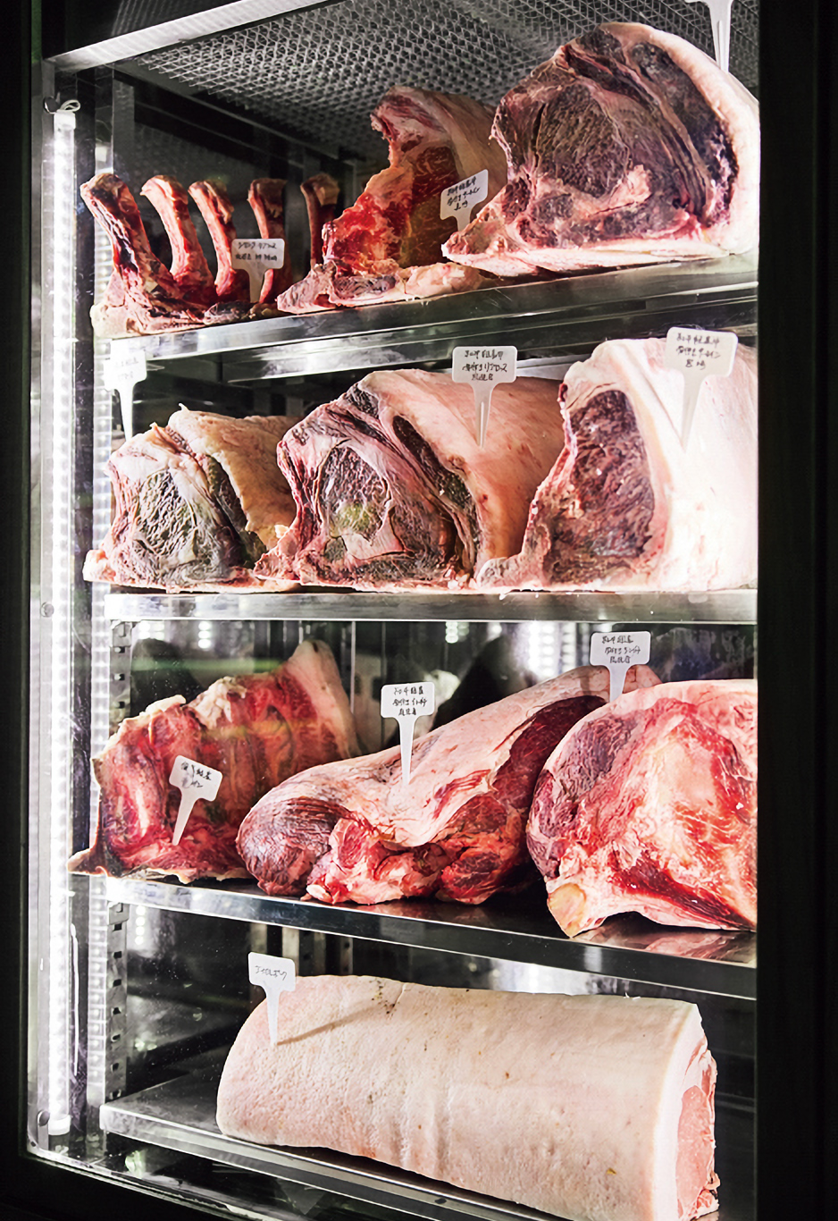 「BOTTEGON」の庫内にある塊肉