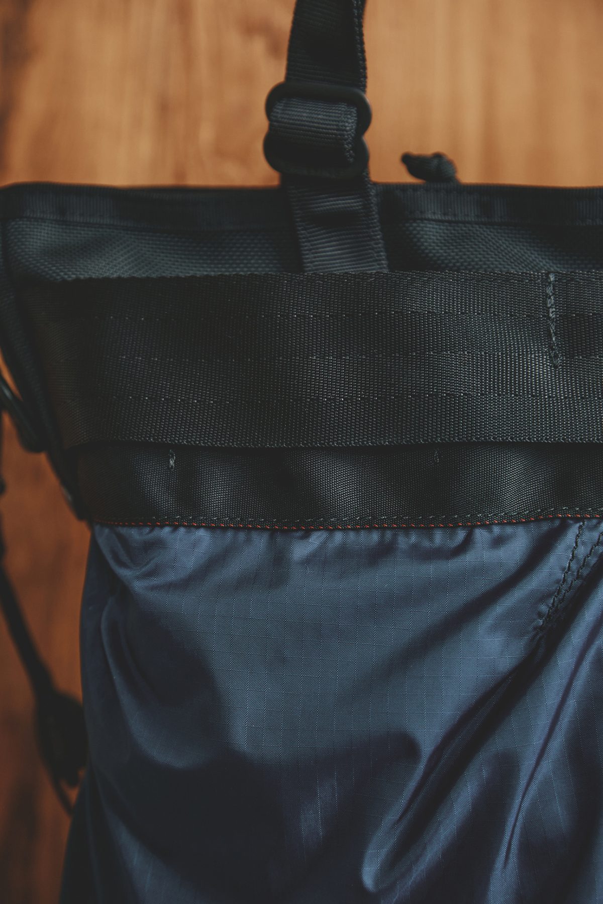 BRIEFING BB UTILITY HELMET BAG＜NAVY＞